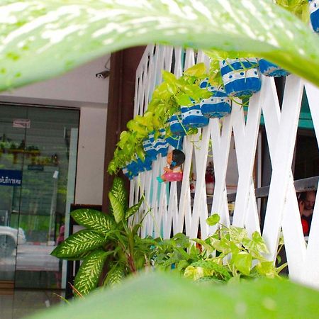 Phuthara Hostel Phuket Eksteriør bilde