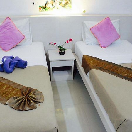 Phuthara Hostel Phuket Eksteriør bilde