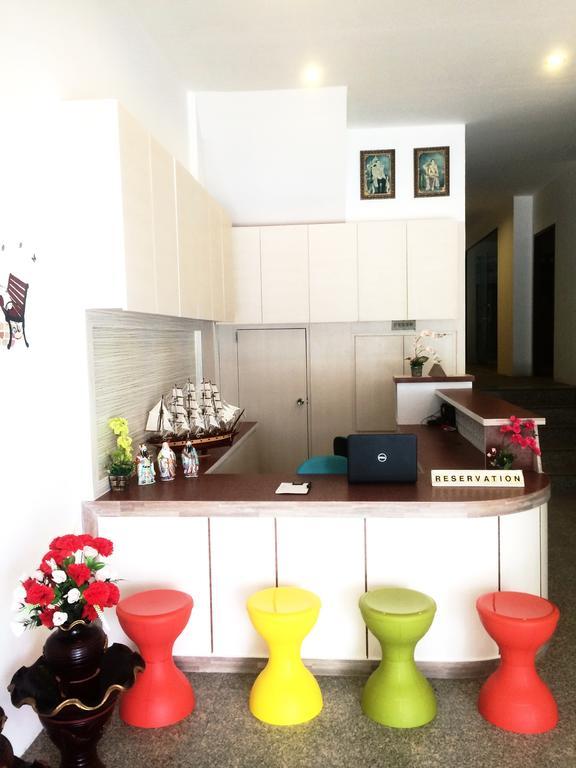 Phuthara Hostel Phuket Eksteriør bilde