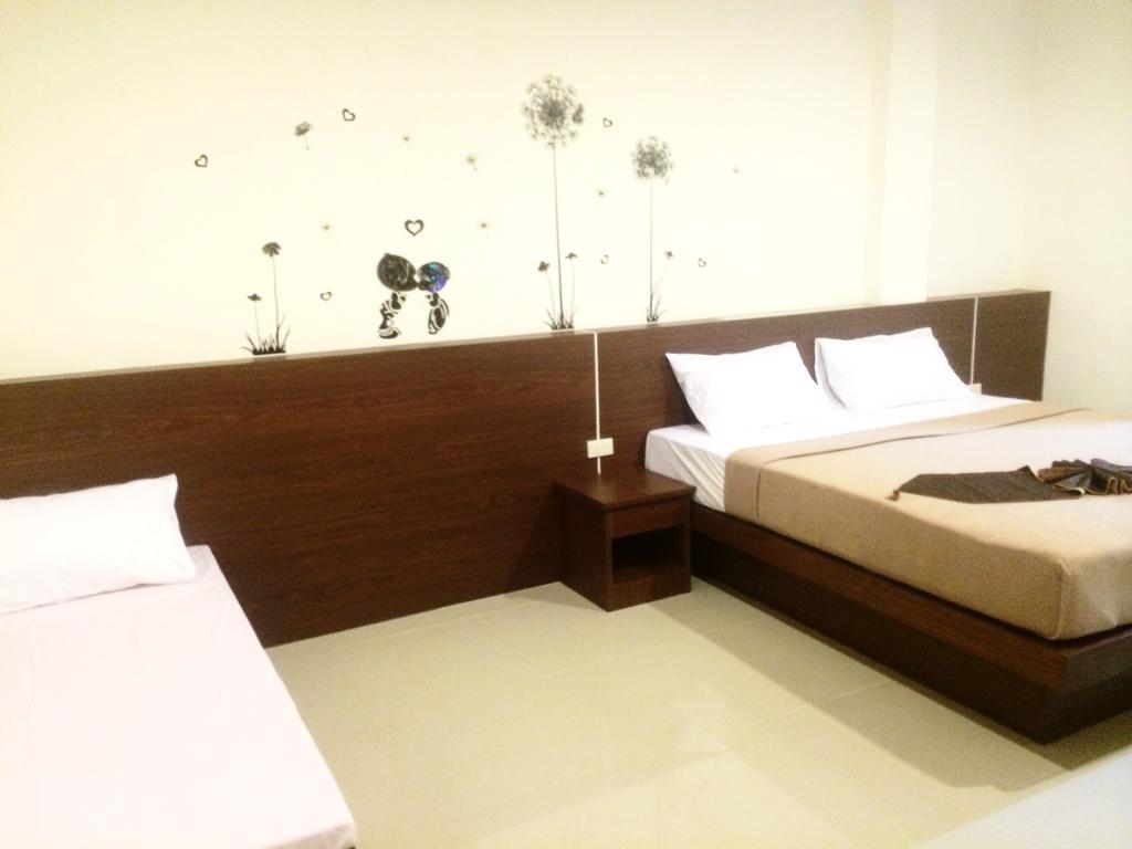 Phuthara Hostel Phuket Rom bilde