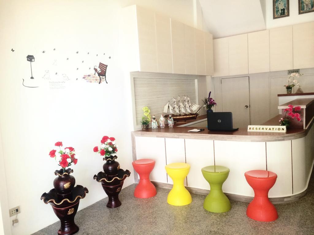 Phuthara Hostel Phuket Eksteriør bilde