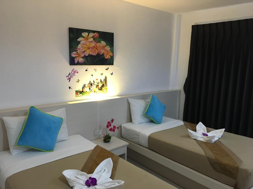 Phuthara Hostel Phuket Eksteriør bilde
