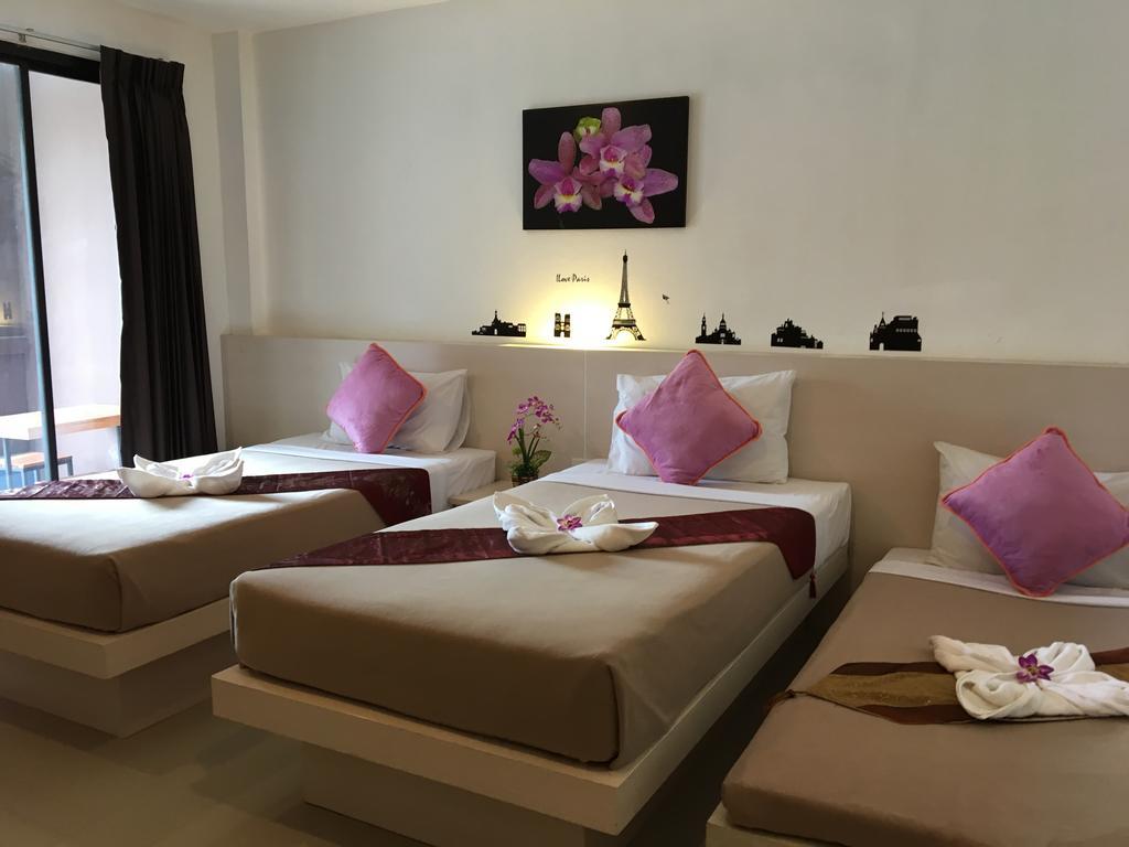 Phuthara Hostel Phuket Eksteriør bilde