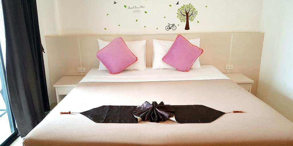 Phuthara Hostel Phuket Eksteriør bilde