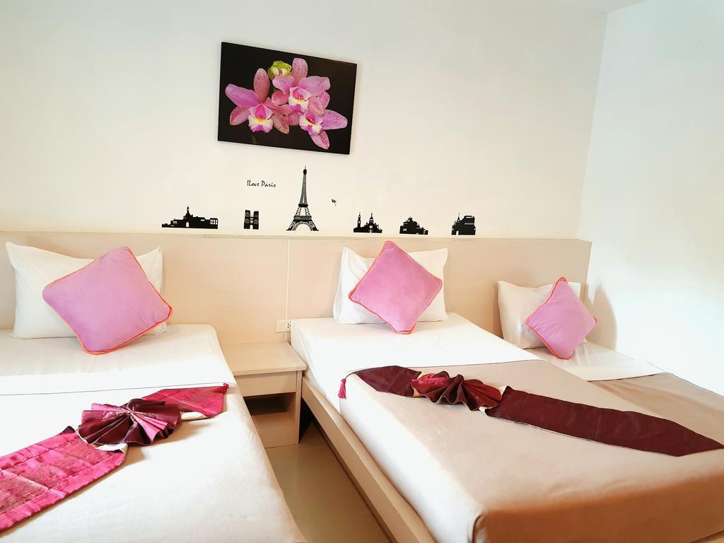Phuthara Hostel Phuket Eksteriør bilde