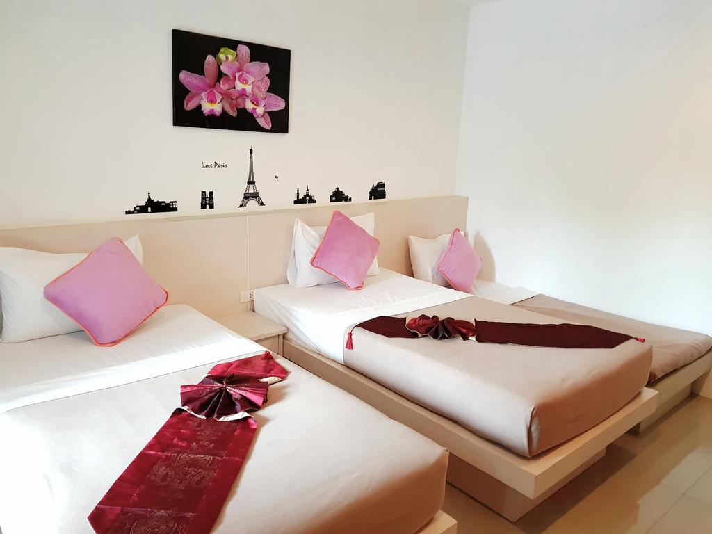 Phuthara Hostel Phuket Eksteriør bilde