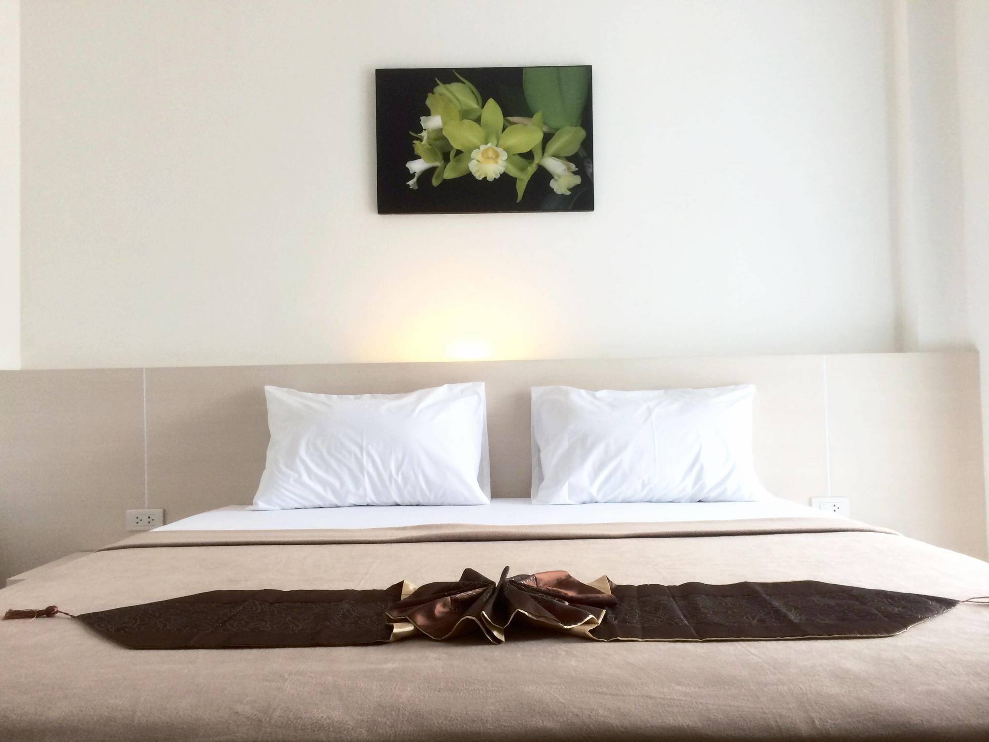Phuthara Hostel Phuket Eksteriør bilde