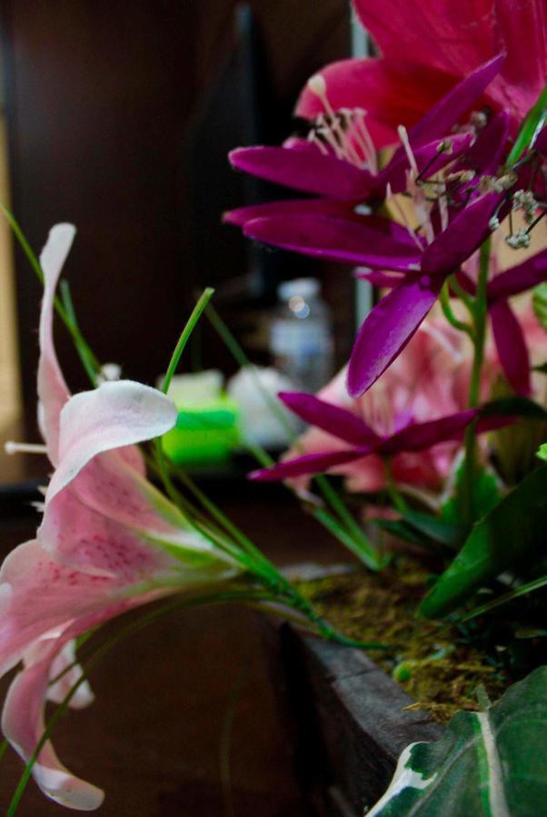 Phuthara Hostel Phuket Eksteriør bilde