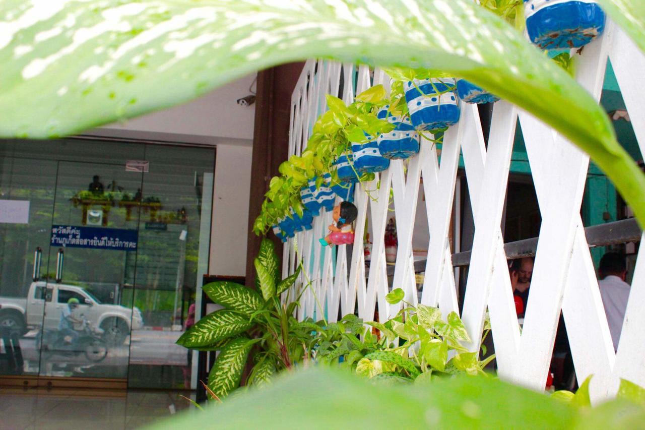 Phuthara Hostel Phuket Eksteriør bilde