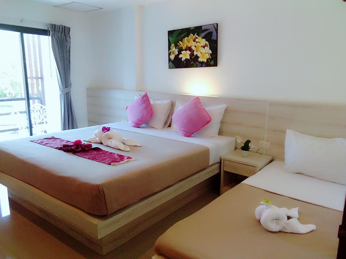 Phuthara Hostel Phuket Eksteriør bilde