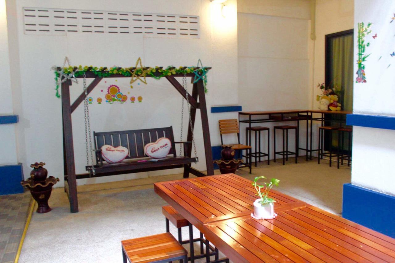 Phuthara Hostel Phuket Eksteriør bilde
