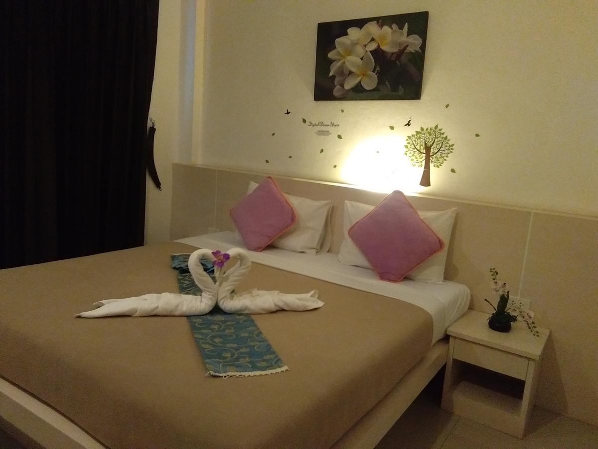 Phuthara Hostel Phuket Eksteriør bilde