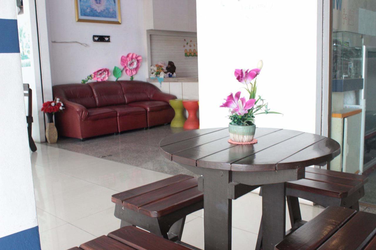 Phuthara Hostel Phuket Eksteriør bilde