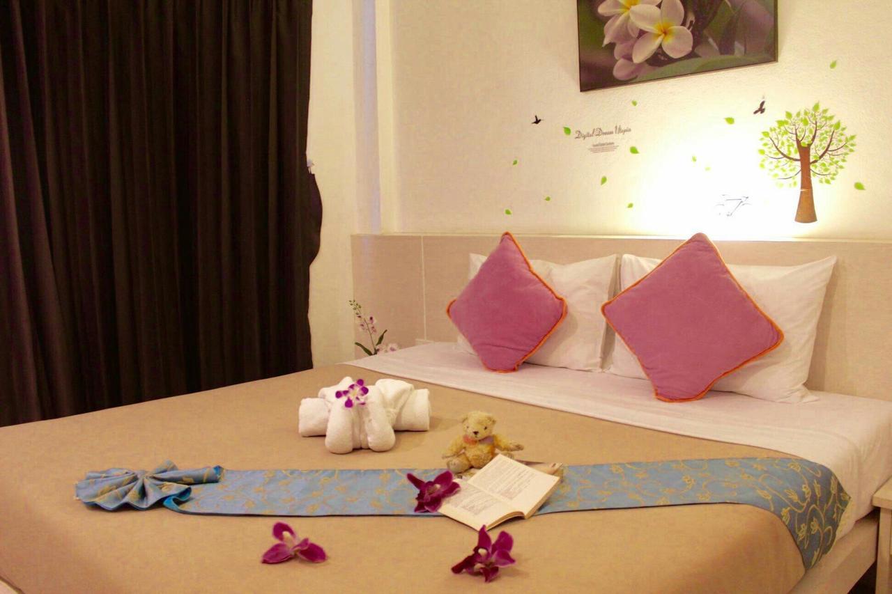 Phuthara Hostel Phuket Eksteriør bilde