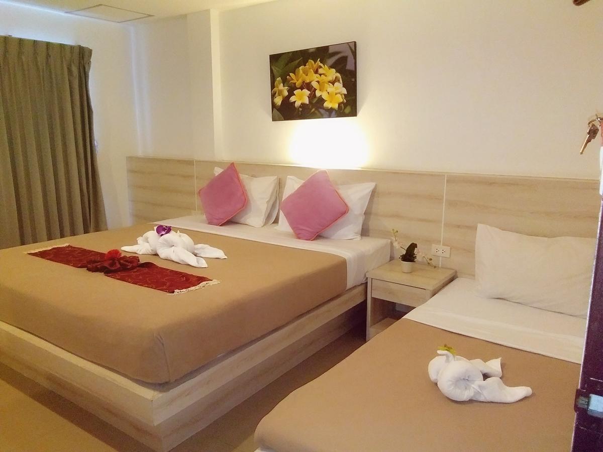 Phuthara Hostel Phuket Eksteriør bilde